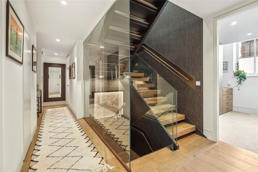 Property photo 1 of 17 Hall