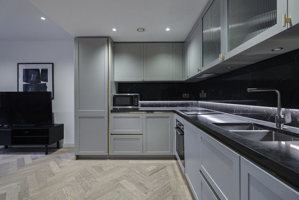 Property photo 1 of 29