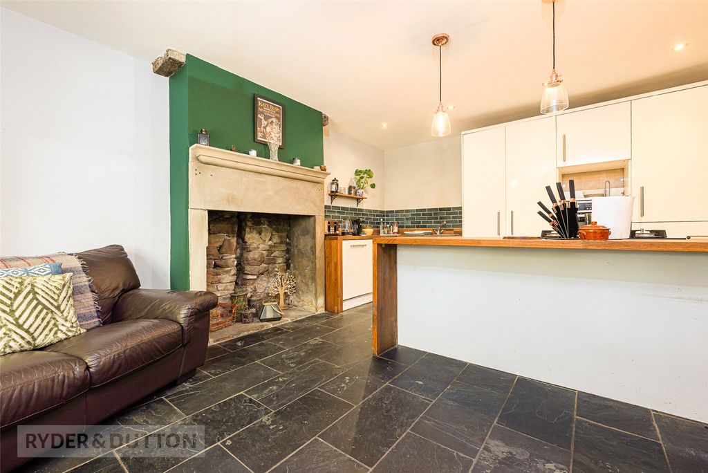 Property photo 2 of 20 Kitchen