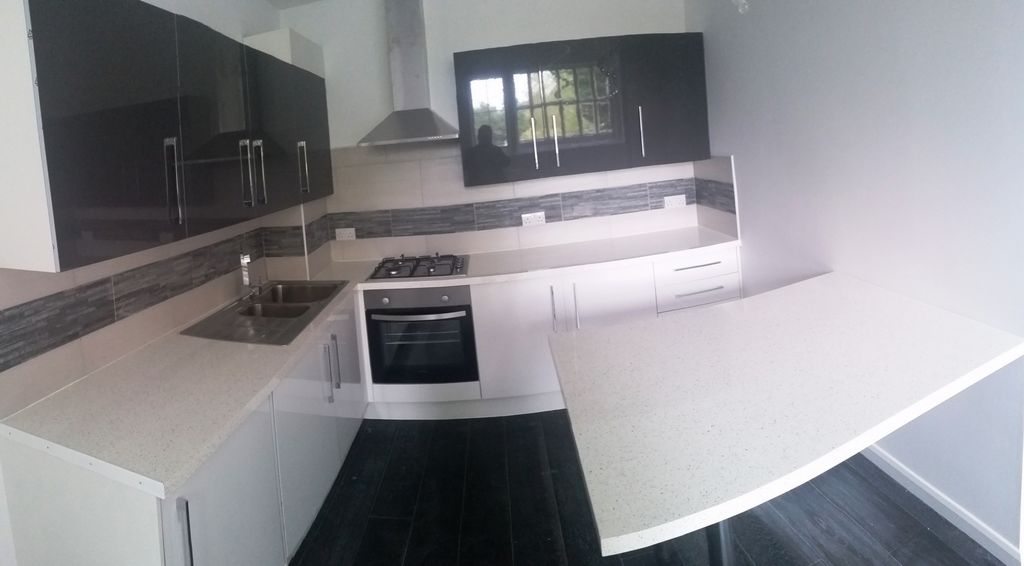 Property photo 3 of 8 Photo 6