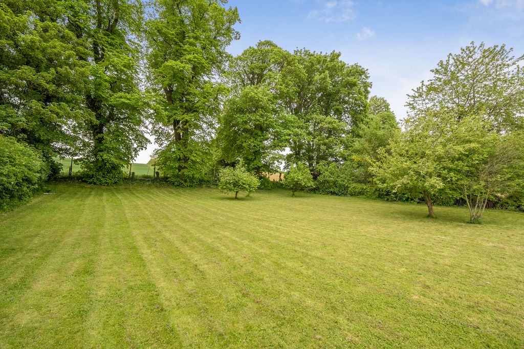 Property photo 2 of 18