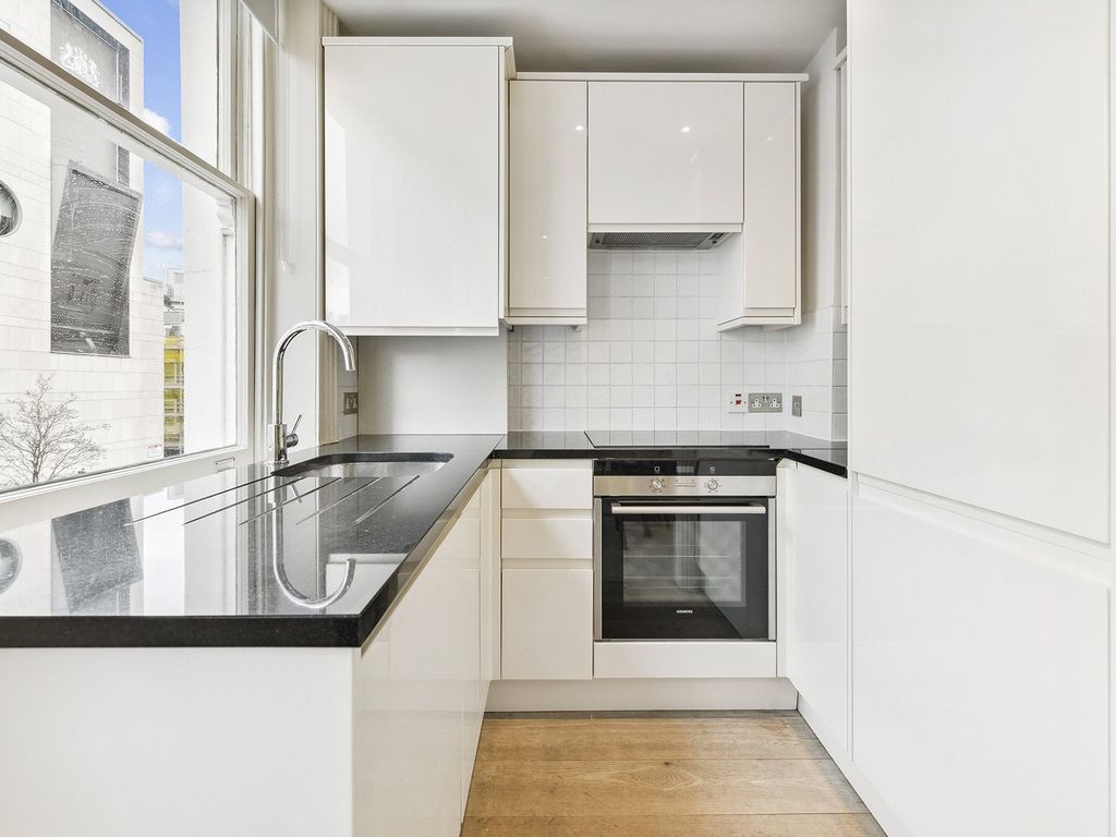 Property photo 3 of 10 Russell Street