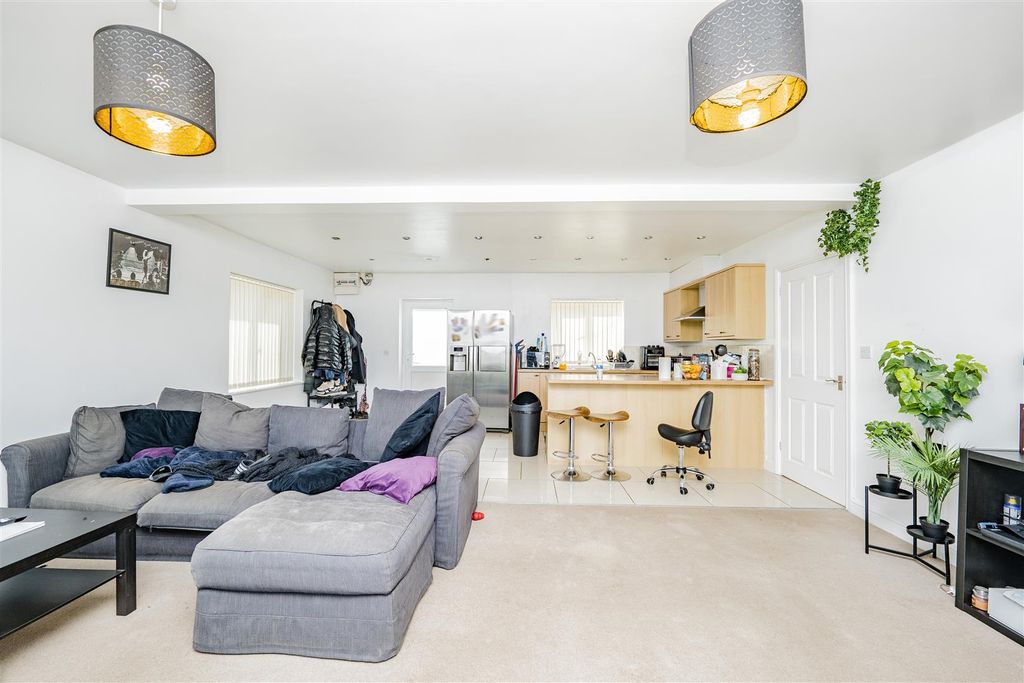 Property photo 3 of 41 P1365950.Jpg