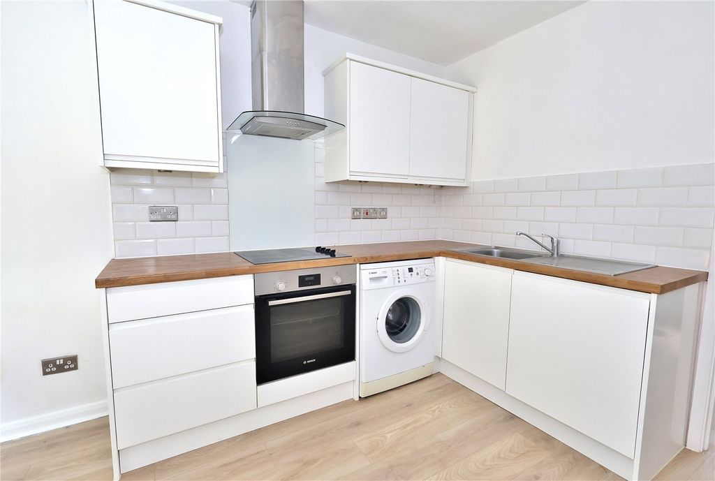 Property photo 2 of 10 Picture No. 21