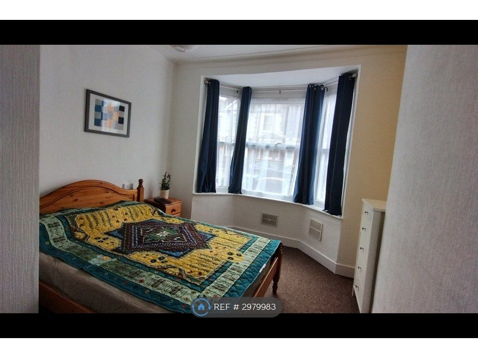 Property photo 1 of 11 Bedroom