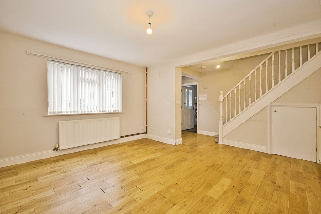 Property photo 2 of 19 Pbox-Img.Jpg