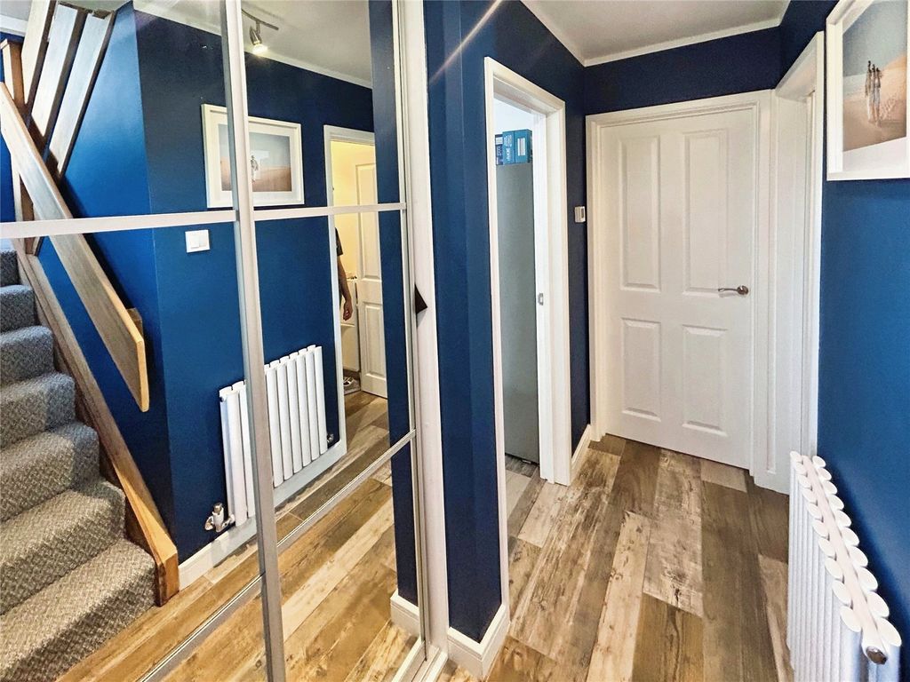 Property photo 2 of 16 Entrance Hallway