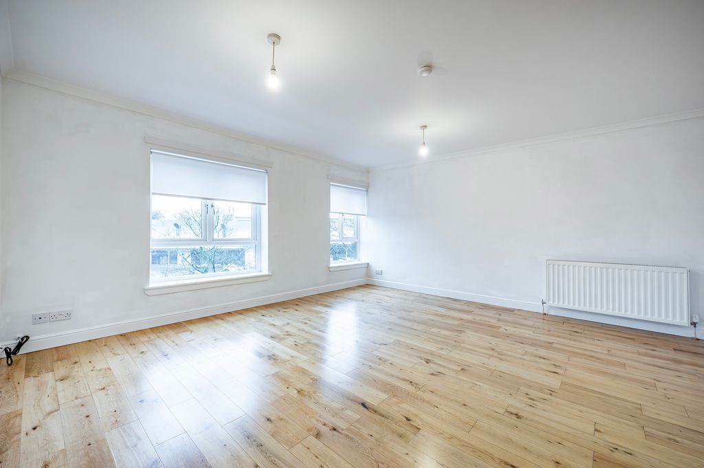 Property photo 2 of 25