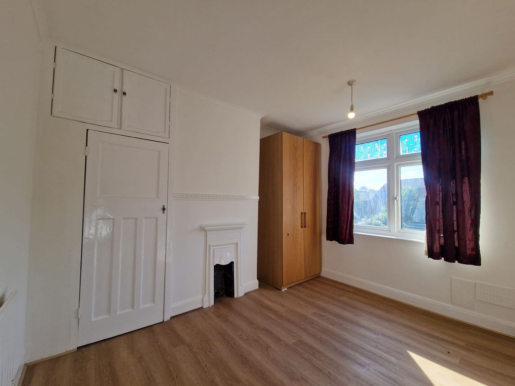 Property photo 2 of 4
