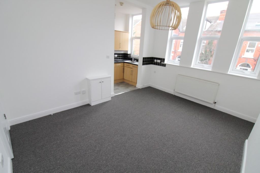 Property photo 3 of 6 Living/Dining Room