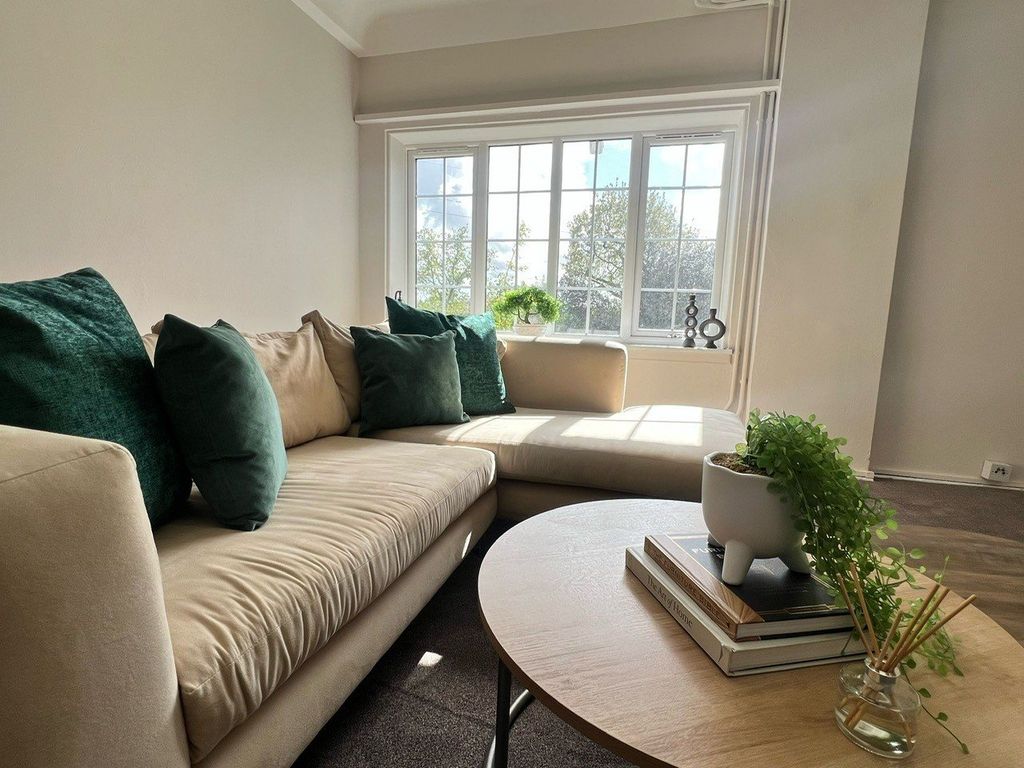 Property photo 2 of 17 Picture No. 03