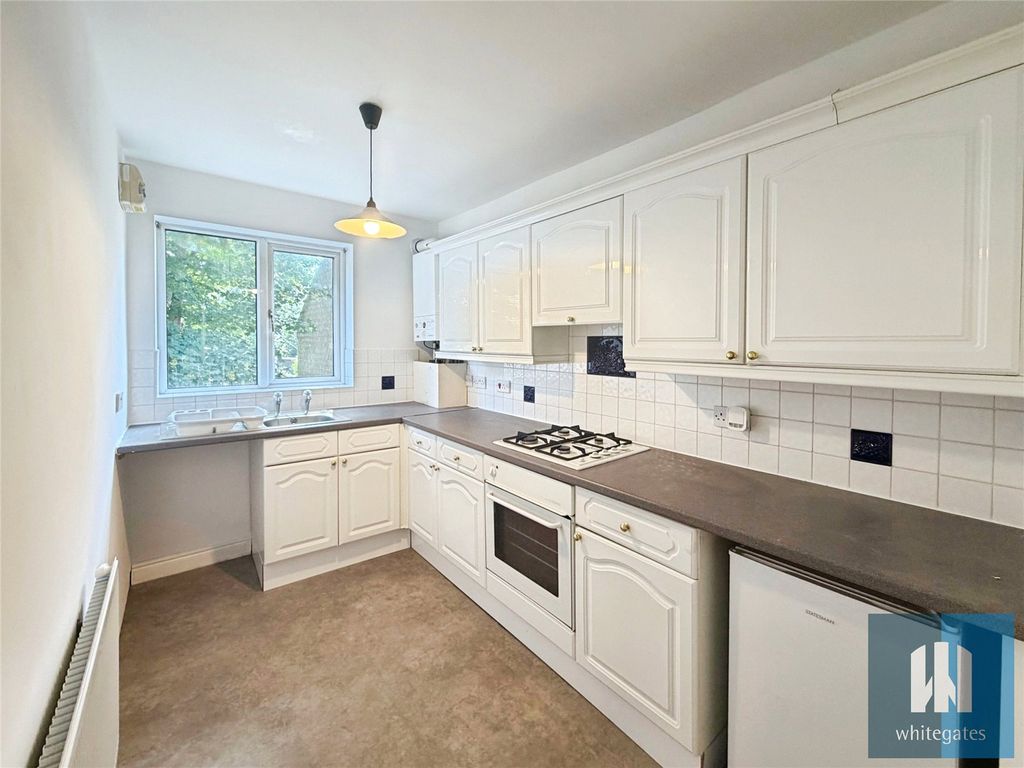 Property photo 2 of 14 Picture No. 12