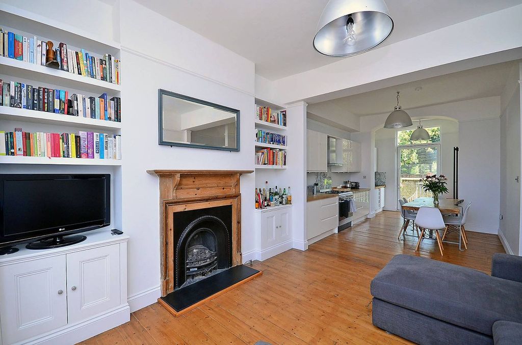Property photo 2 of 15
