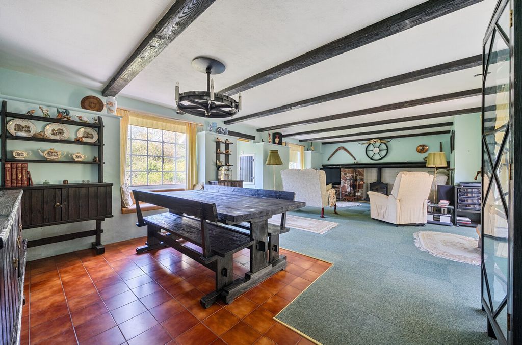 Property photo 2 of 25 1448792-12-69E9F8...