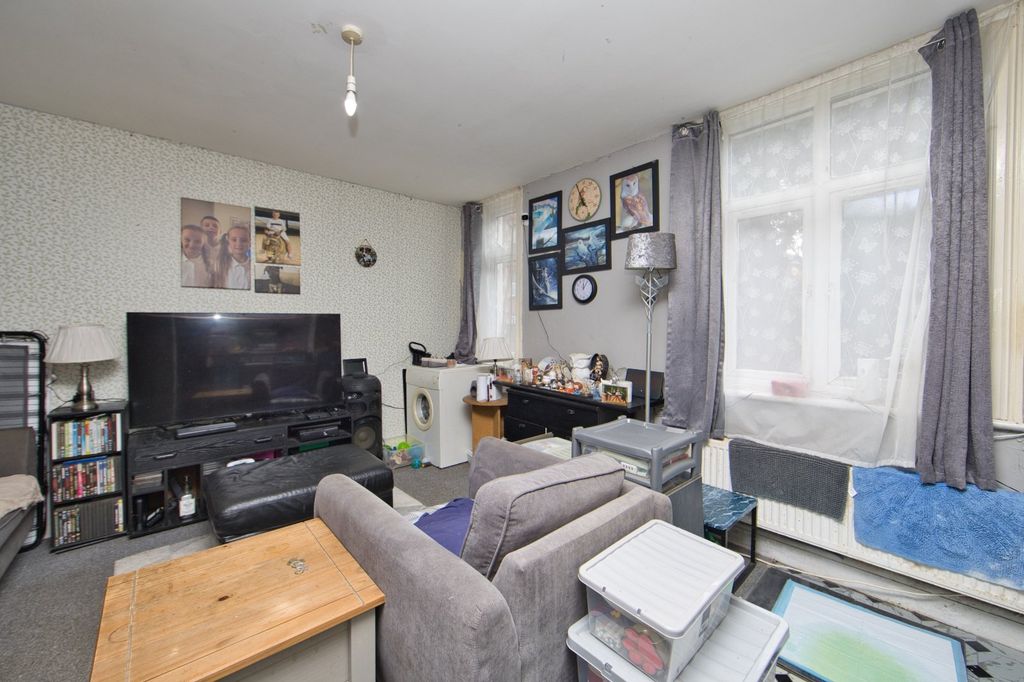 Property photo 2 of 4 Picture 2