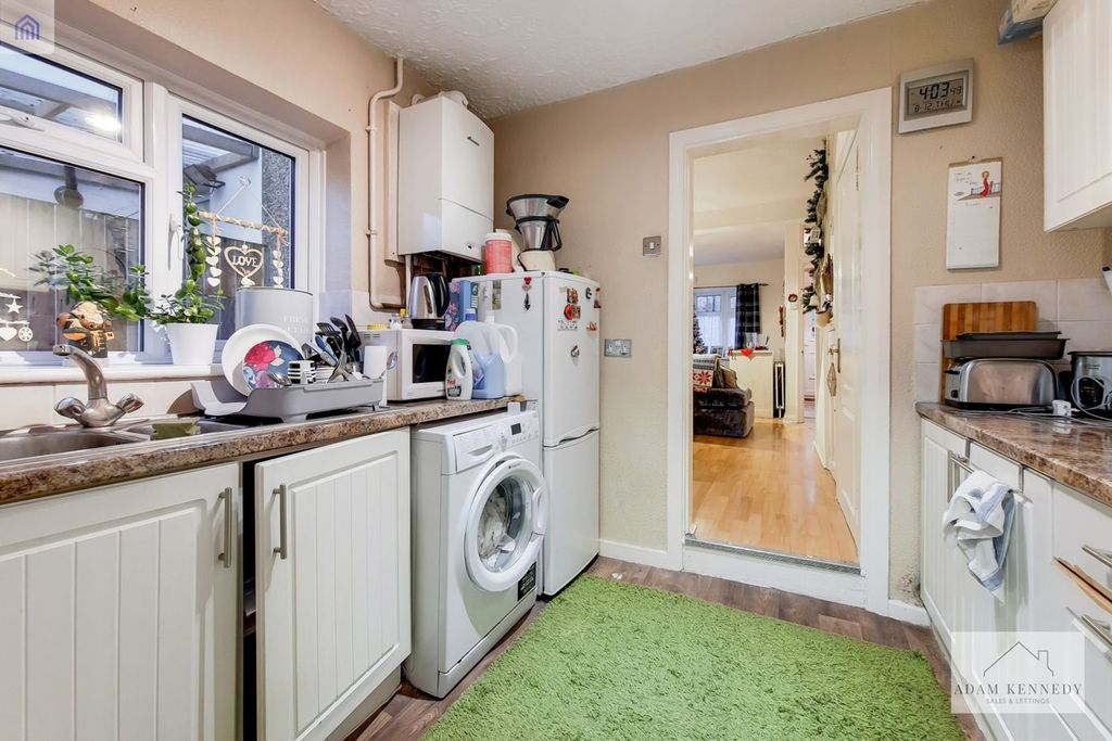 Property photo 3 of 14