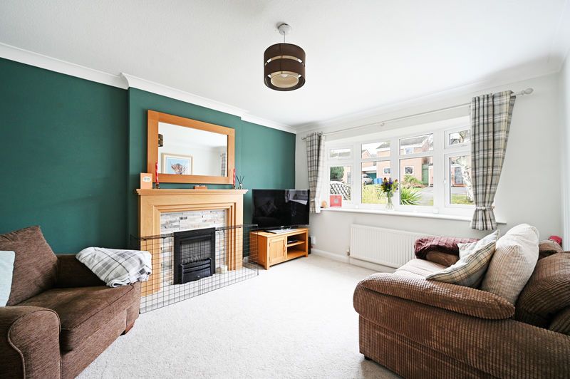 Property photo 2 of 31 Living Room