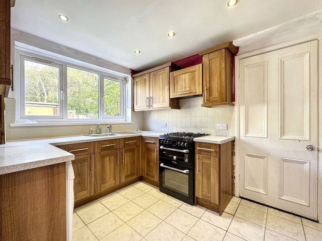 Property photo 3 of 25