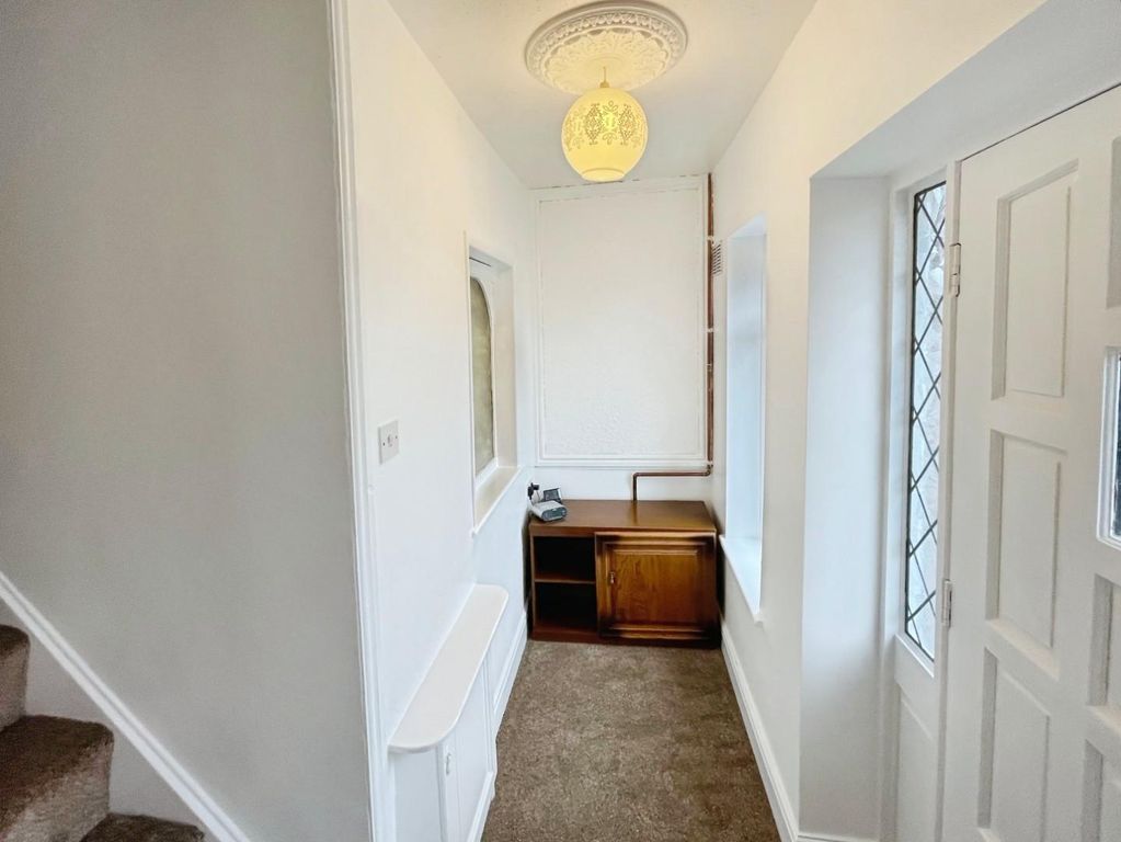 Property photo 3 of 32 Hall