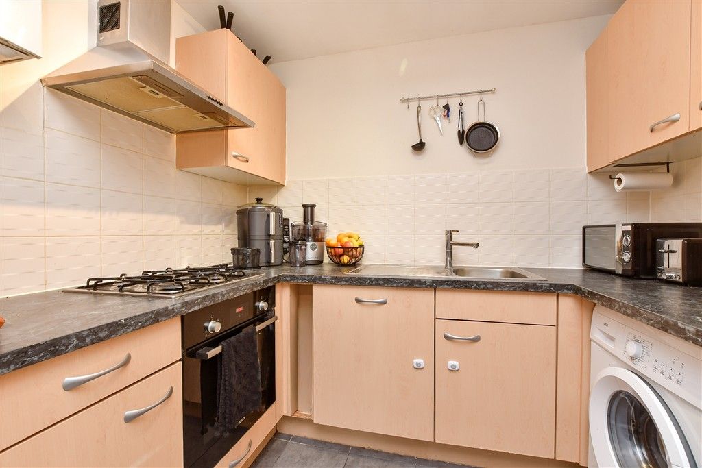 Property photo 2 of 8 Kitchen