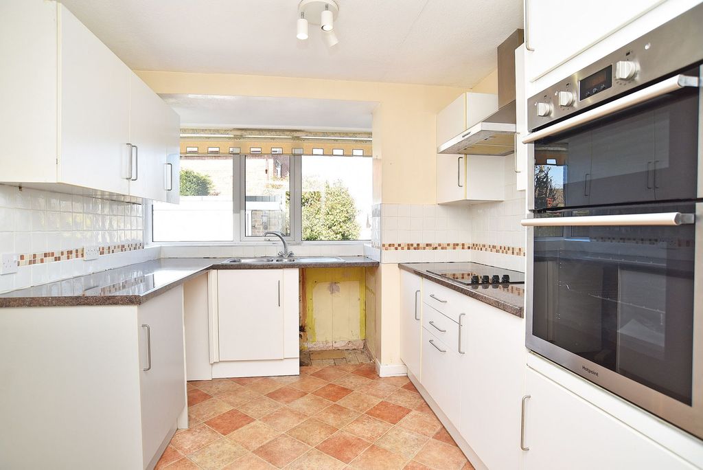 Property photo 3 of 11