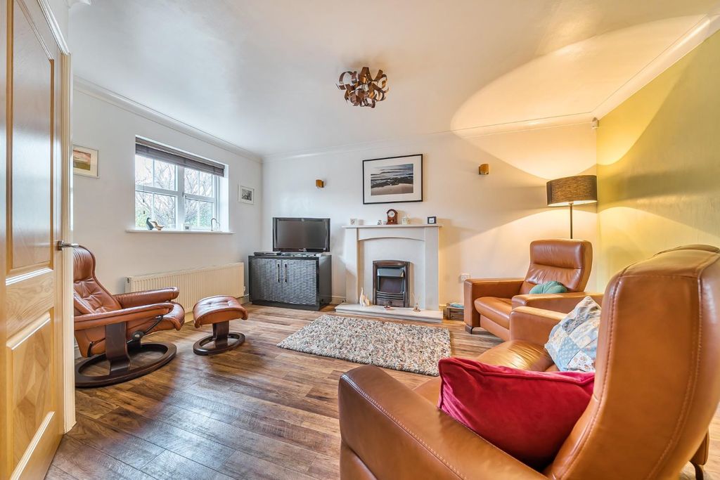 Property photo 2 of 15 1402333-18-696E378Ac9613.Jpg