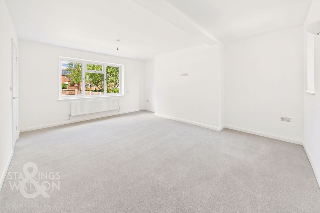 Property photo 3 of 27