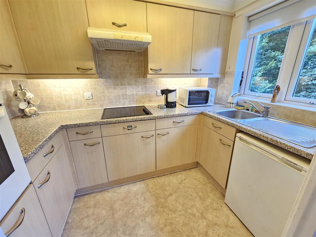 Property photo 2 of 22 Kitchen.Jpg