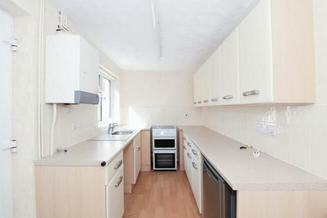 Property photo 2 of 12 Kitchen