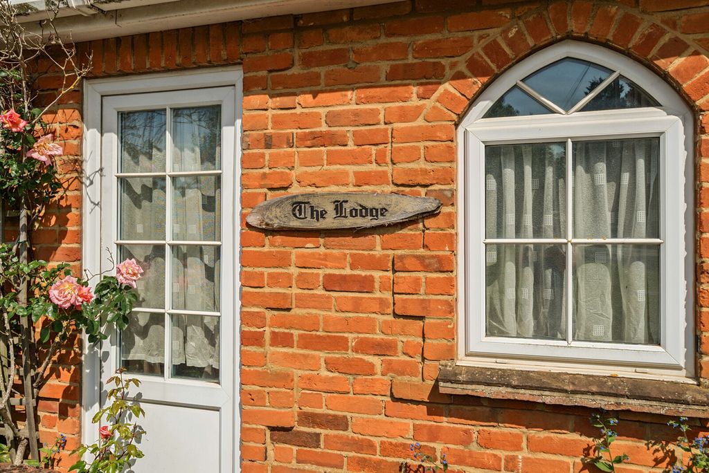 Property photo 3 of 16 1465893-2-6A0F17A...
