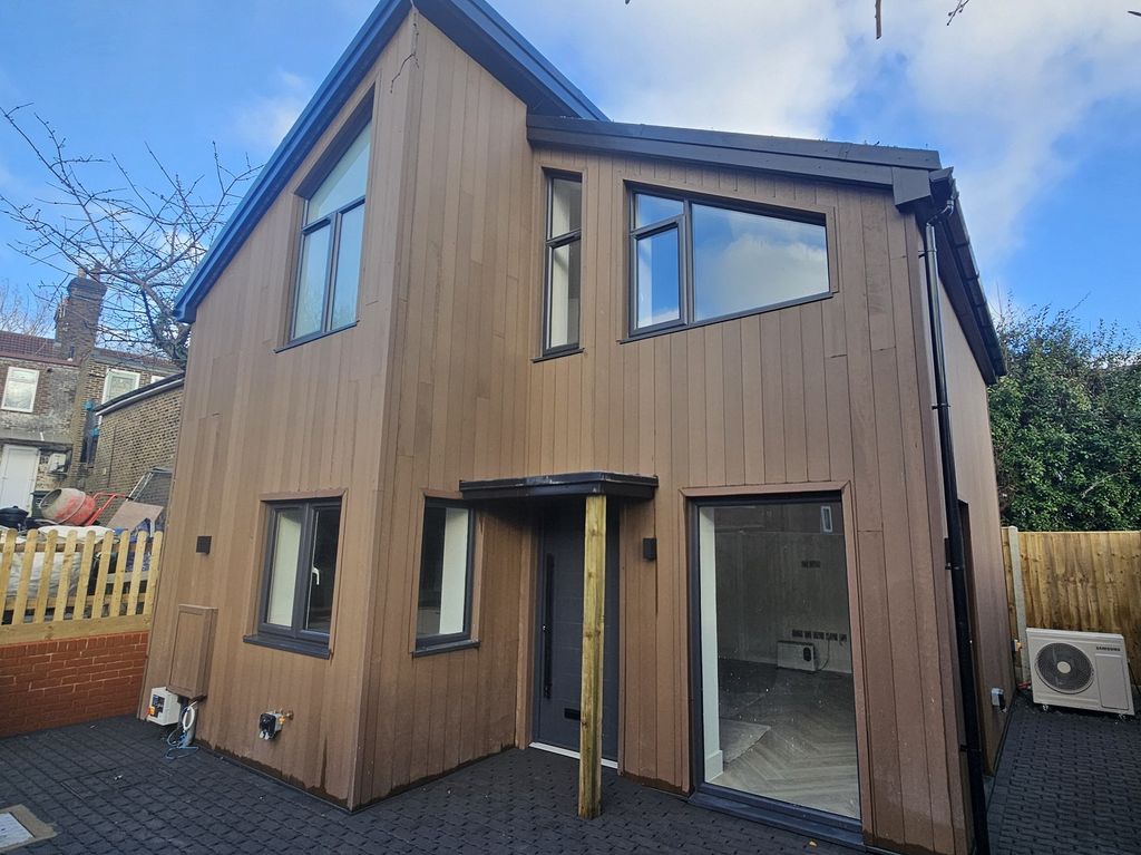 Property photo 1 of 9 Main Image