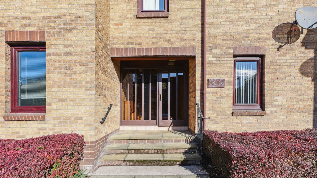 Property photo 3 of 15