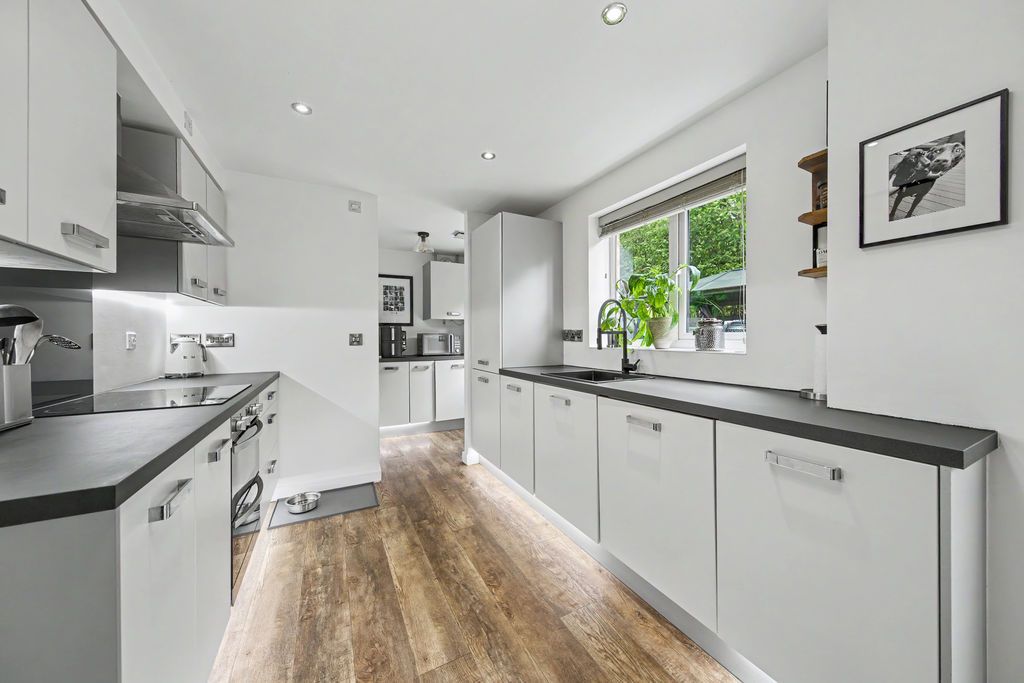 Property photo 3 of 30 Kitchen Diner