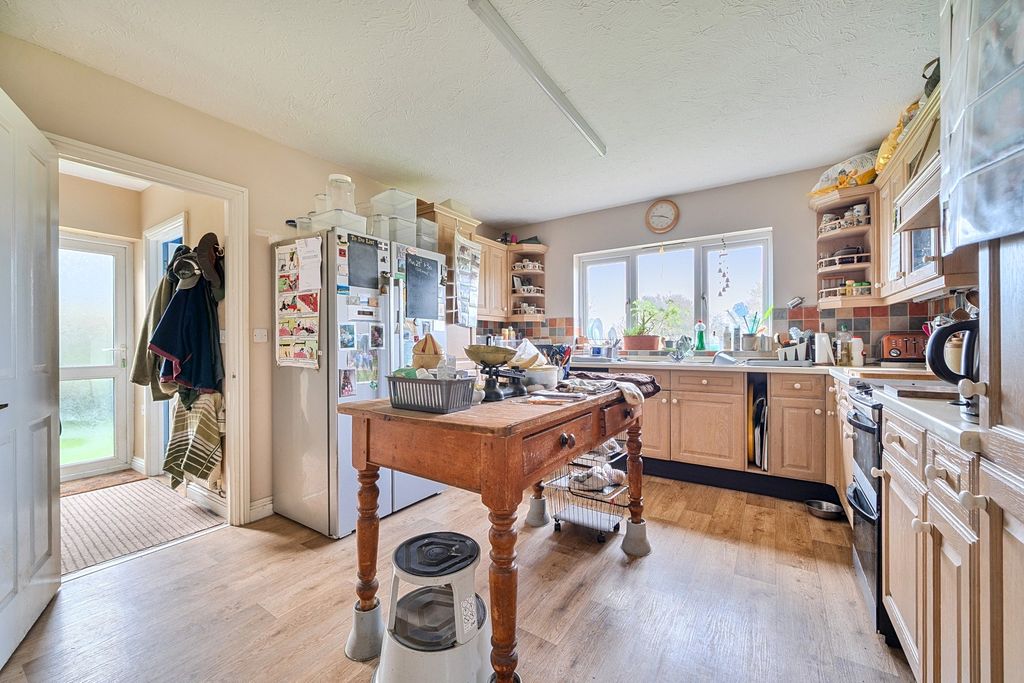 Property photo 3 of 15 3 - Picture No. 04