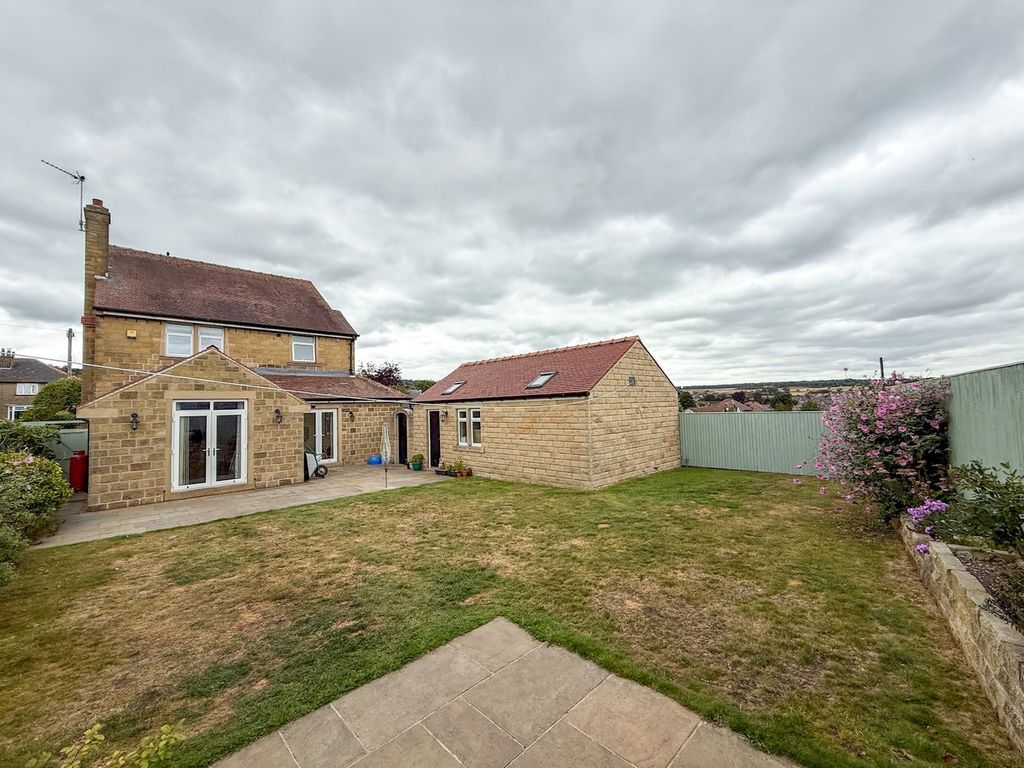 Property photo 2 of 34