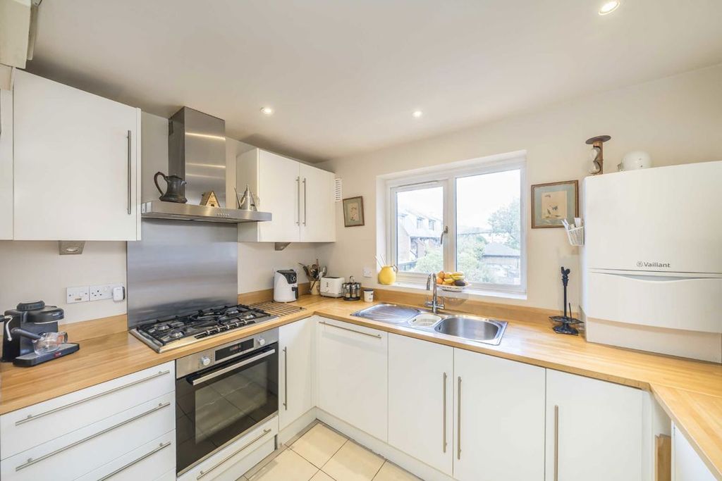 Property photo 3 of 6