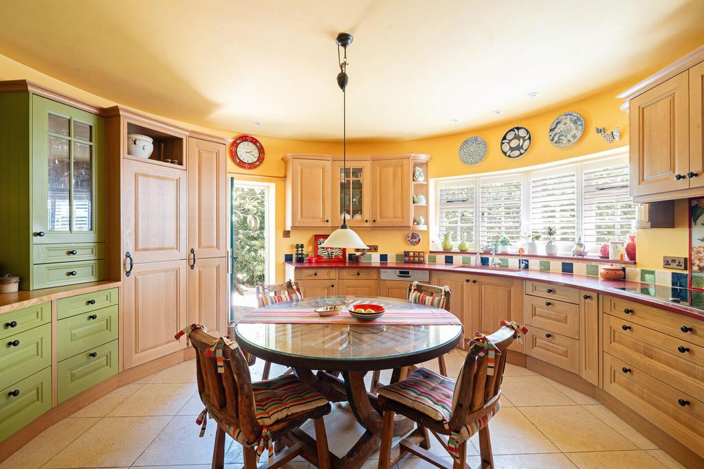 Property photo 2 of 42 A0Op600000Eiaxzmaz_N24_Webres.Jpg