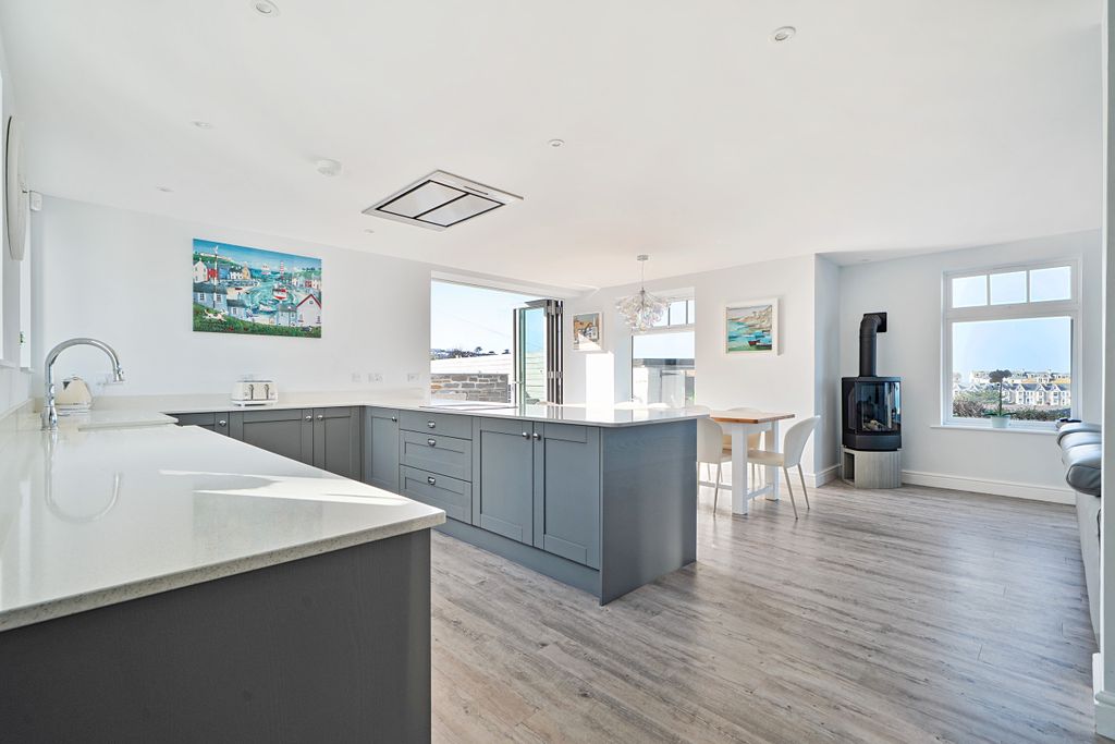 Property photo 3 of 29 Photo 3