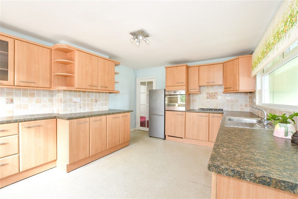 Property photo 3 of 14 Kitchen