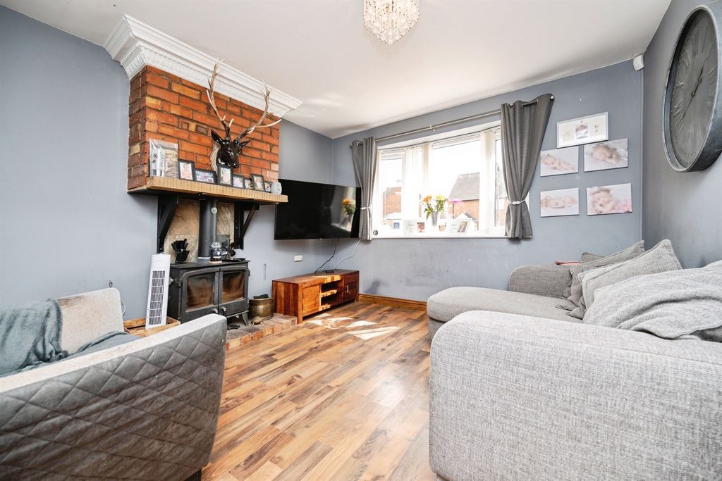 Property photo 2 of 17