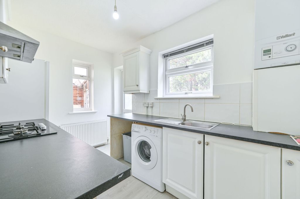 Property photo 2 of 9