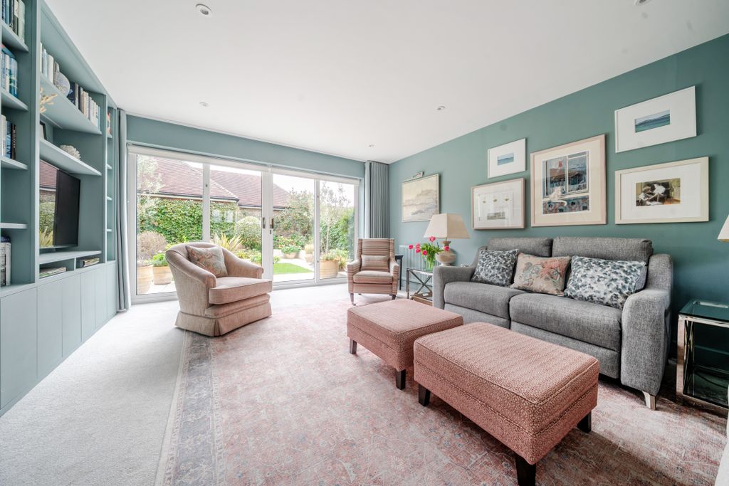 Property photo 2 of 18