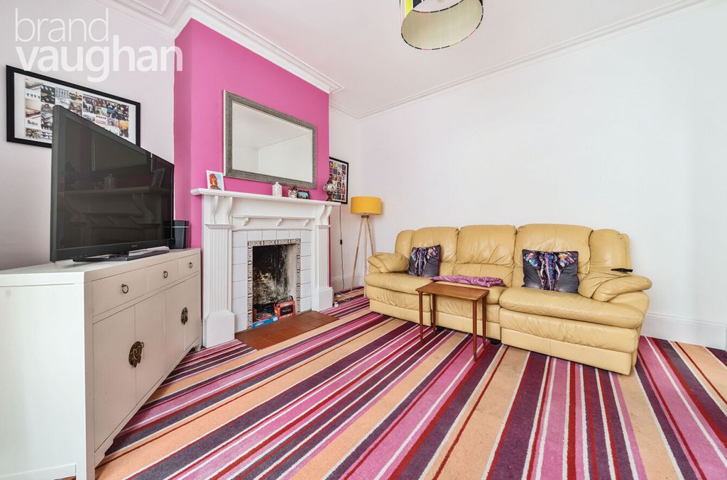 Property photo 3 of 9 Living Room