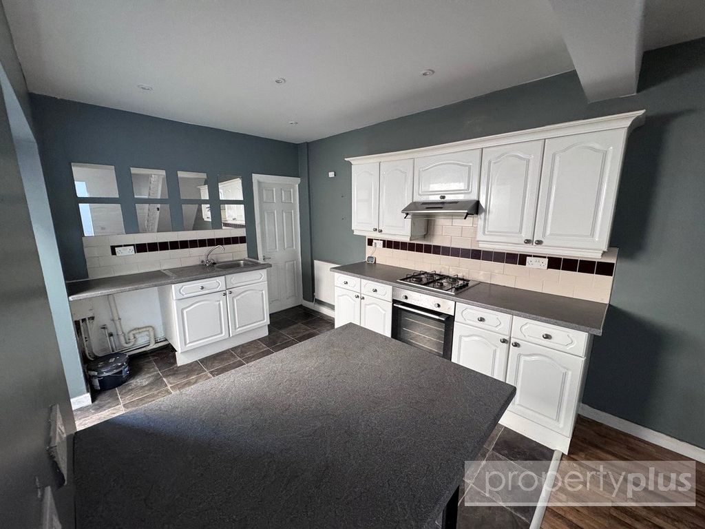 Property photo 2 of 13 Picture No. 11