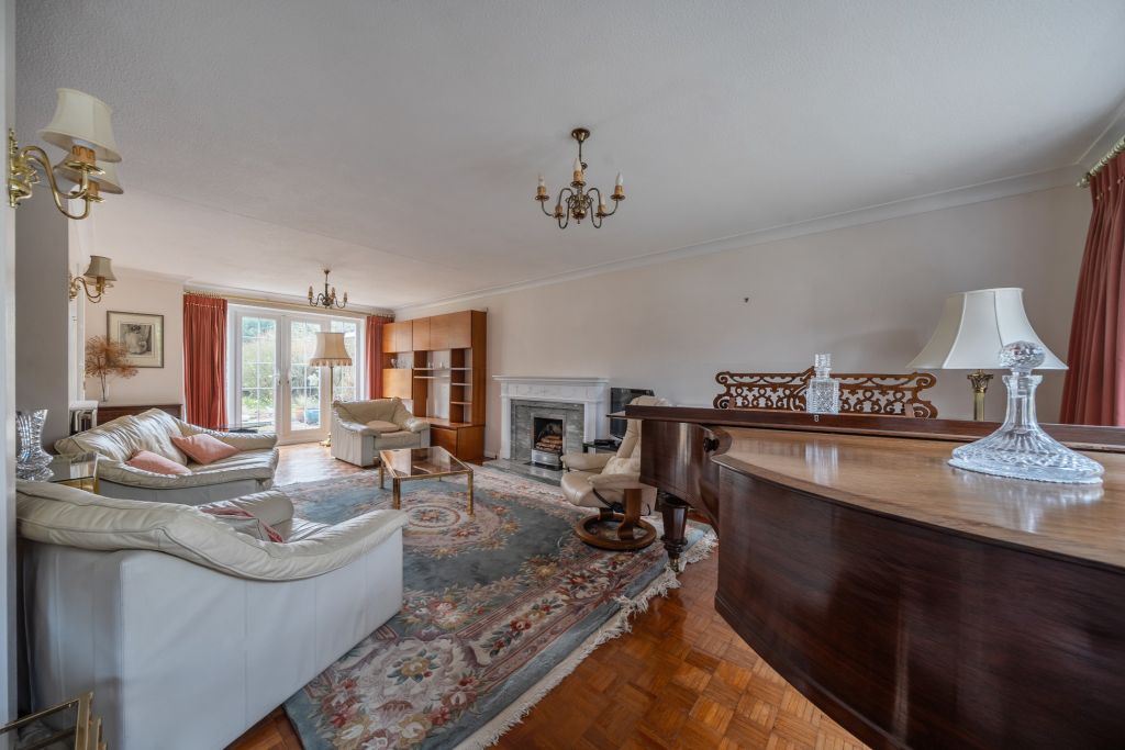 Property photo 2 of 19