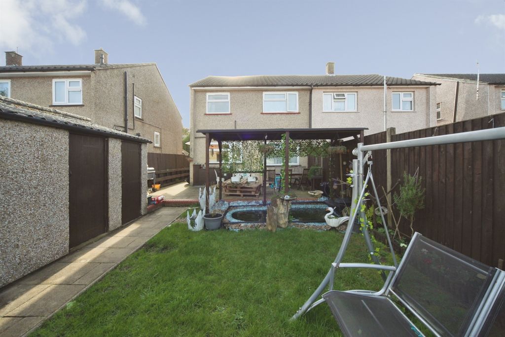 Property photo 2 of 18