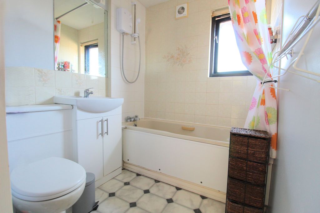 Property photo 3 of 7 Img_2881