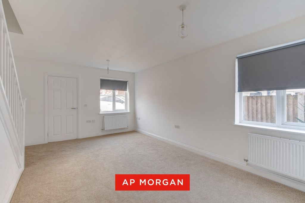 Property photo 2 of 15 Picture No. 17