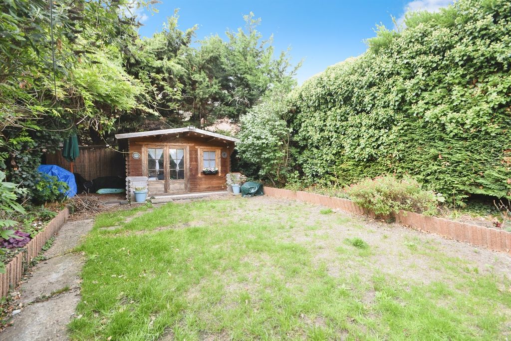 Property photo 3 of 17