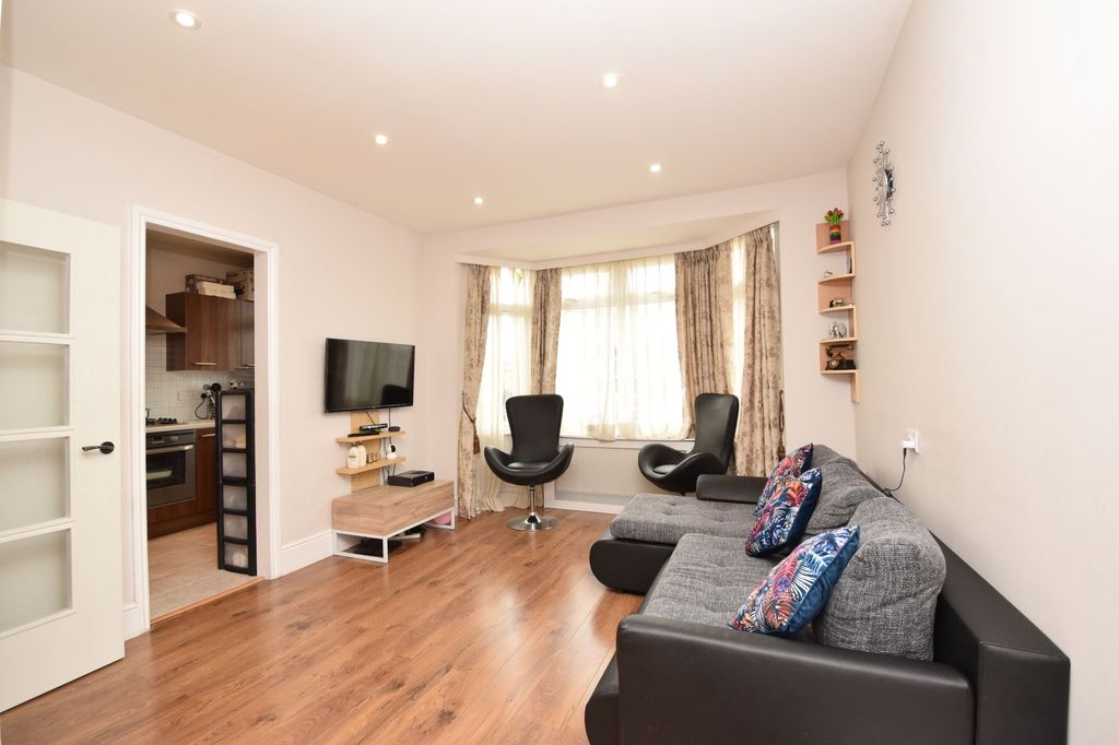 Property photo 3 of 17